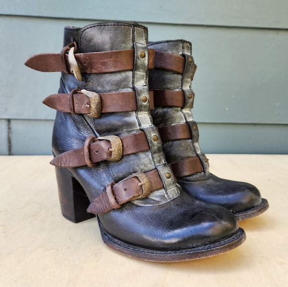 Freebird by Steven Shoes - Freebird by Steven Bates Black Leather with Brown Buckles Boots - Size 9